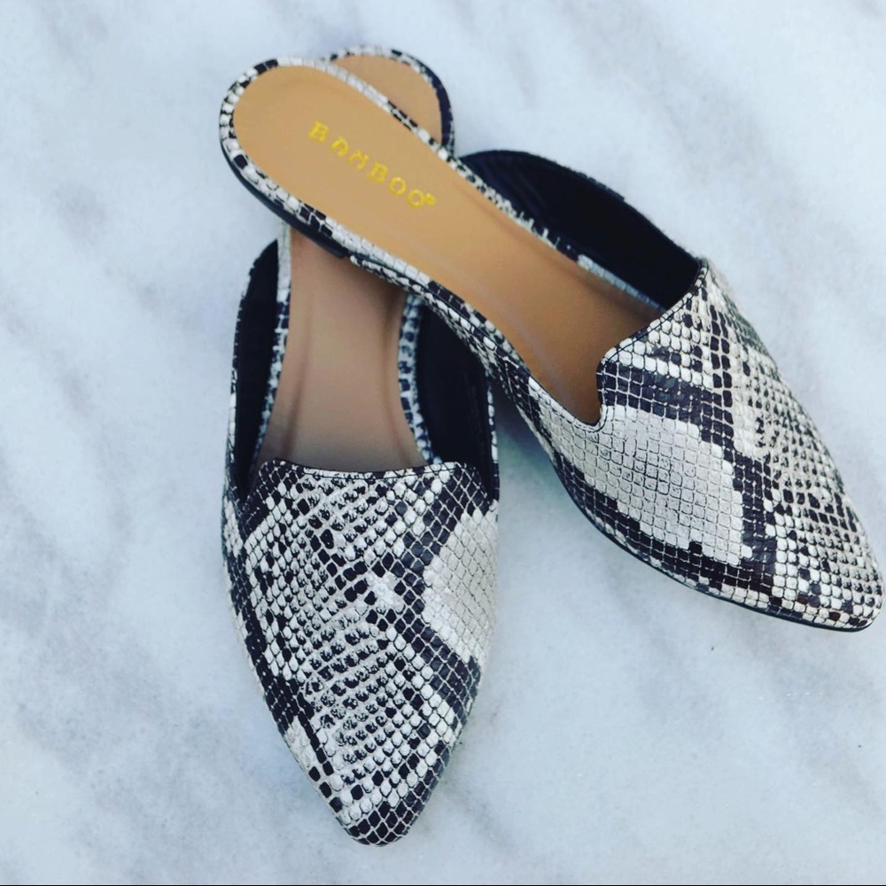 New in box - Snakeskin Mules